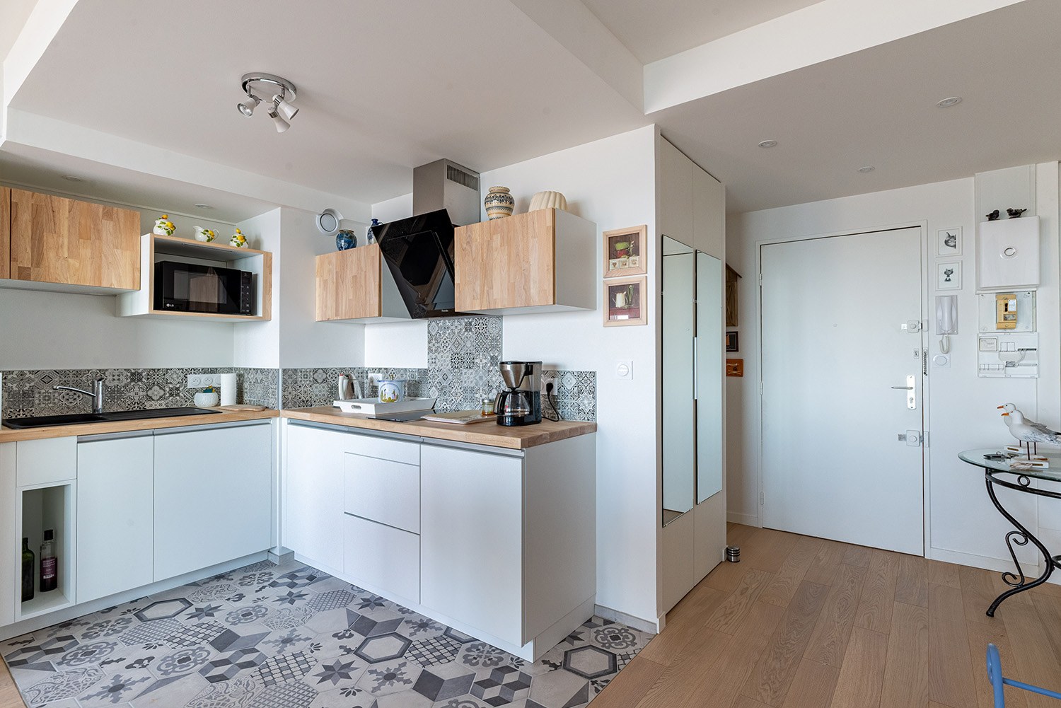 confiez la rénovation de votre cuisine à combs-la-ville à des experts. solutions sur-mesure, conseils et devis gratuits pour une cuisine moderne et fonctionnelle.