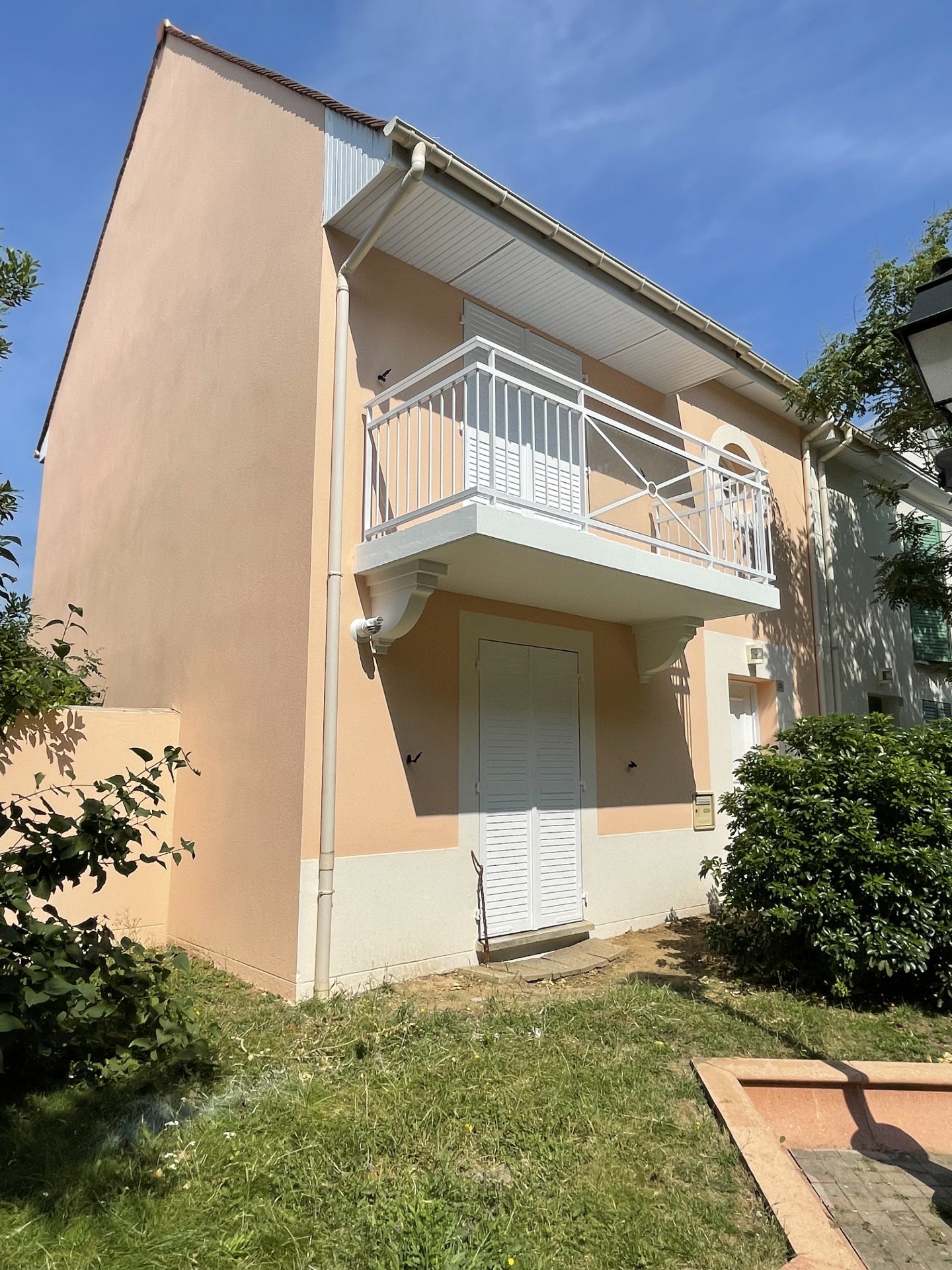 spécialiste de la rénovation de cuisine à coudray-montceaux, nous transformons votre espace avec des solutions sur mesure, modernes et fonctionnelles. demandez votre devis gratuit dès maintenant !