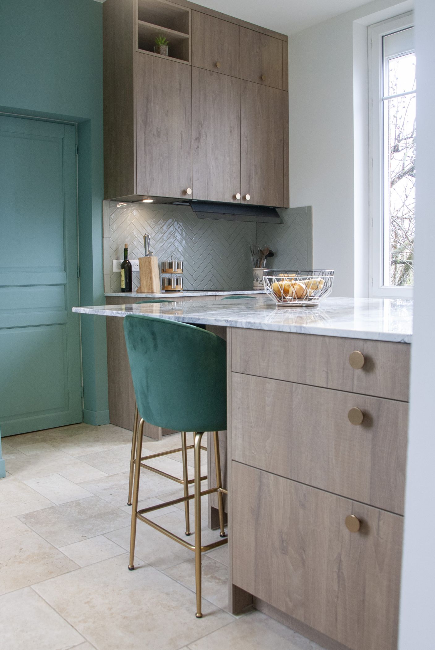 service de rénovation de cuisine à gaillon-sur-montcient : modernisez votre cuisine avec des solutions sur mesure, des matériaux de qualité et un accompagnement professionnel de la conception à la réalisation.