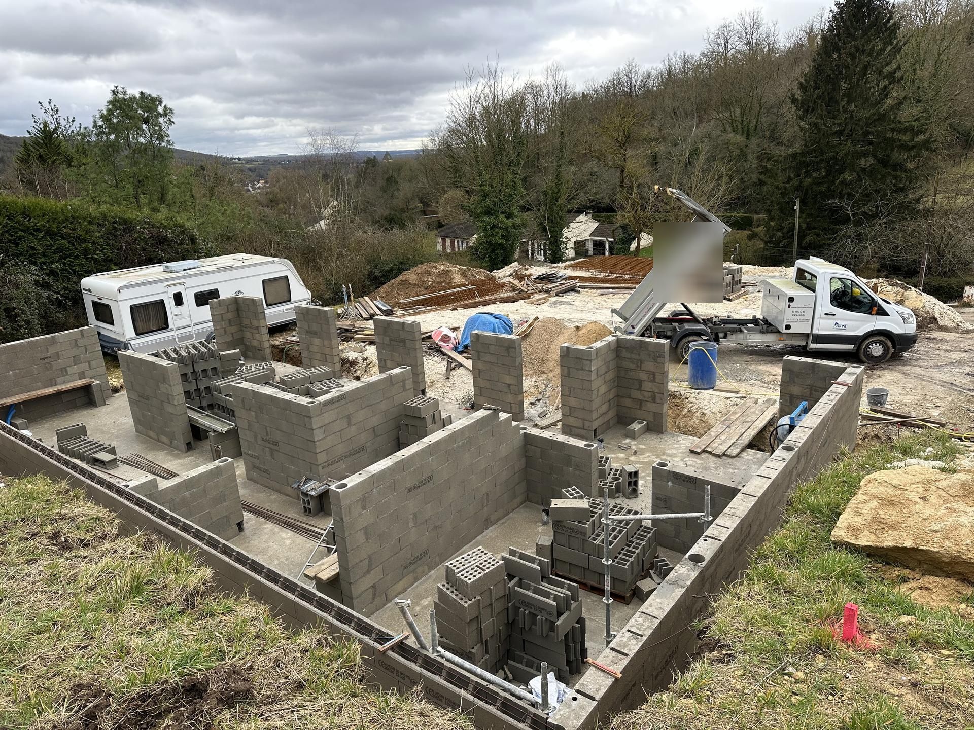 confiez la rénovation de votre cuisine à guitrancourt à des professionnels qualifiés. améliorez votre espace avec des solutions personnalisées, des matériaux de qualité et un accompagnement sur-mesure pour un résultat moderne et fonctionnel.