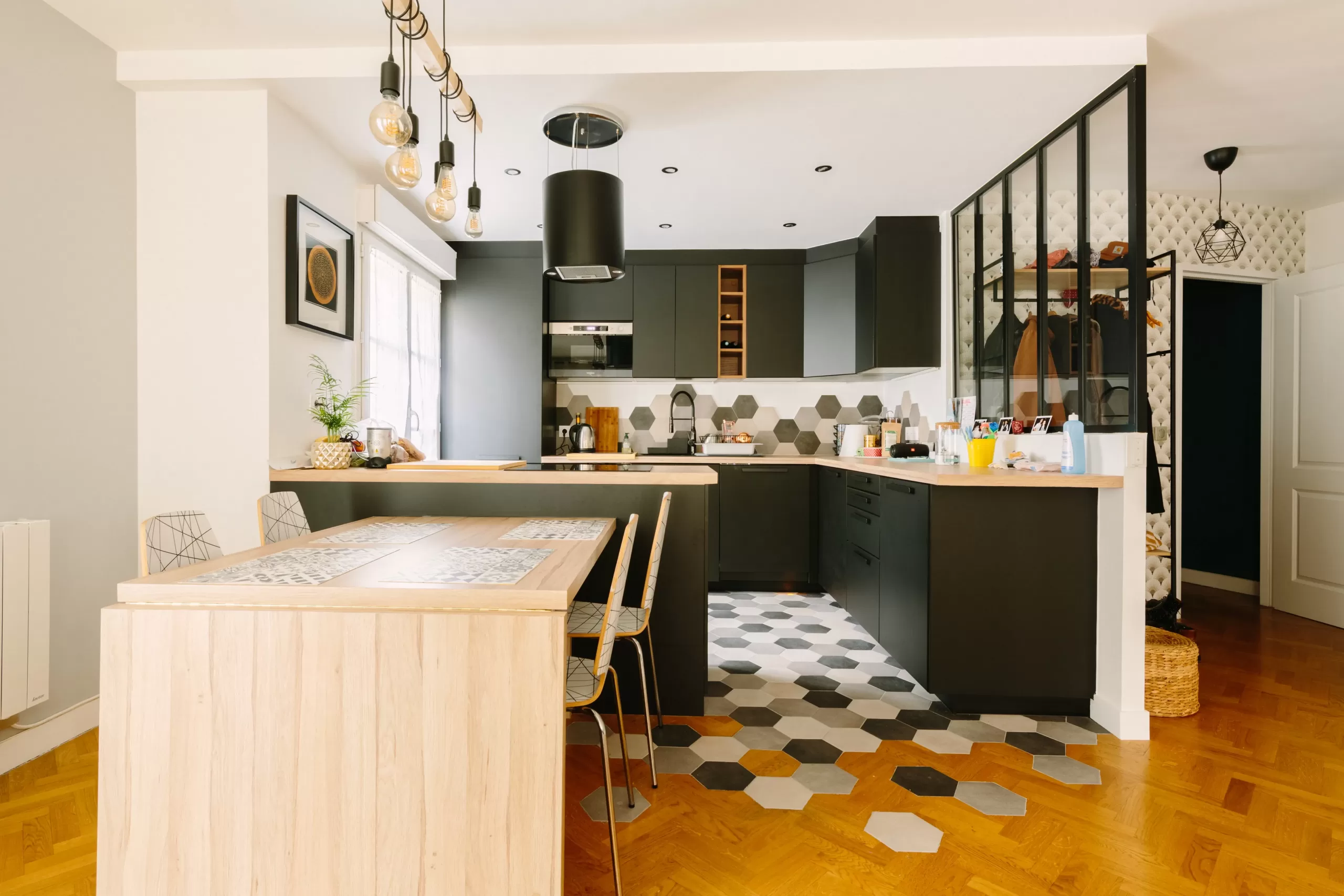 confiez la rénovation de votre cuisine à haravilliers à des spécialistes. travaux sur mesure, modernisation, aménagement et conseils personnalisés pour une cuisine fonctionnelle et esthétique.