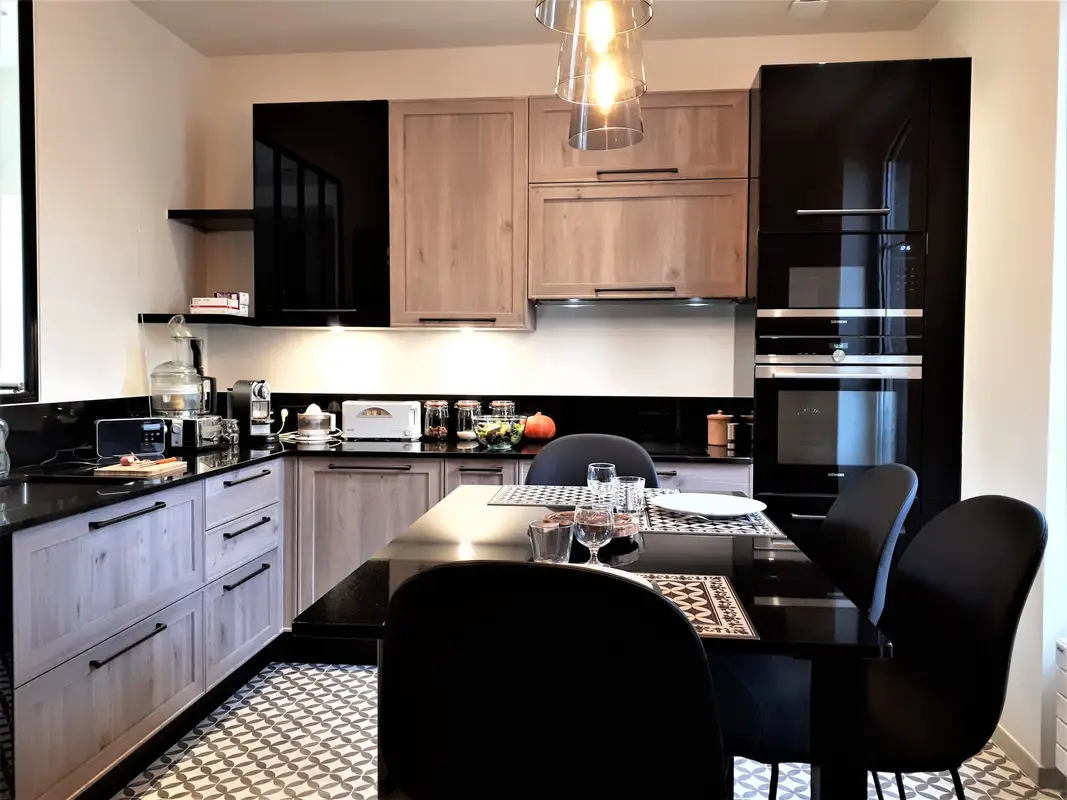 vous souhaitez rénover votre cuisine à jouars-pontchartrain ? découvrez nos services de rénovation sur-mesure pour moderniser et optimiser votre espace cuisine. conseils, matériaux de qualité et accompagnement professionnel.