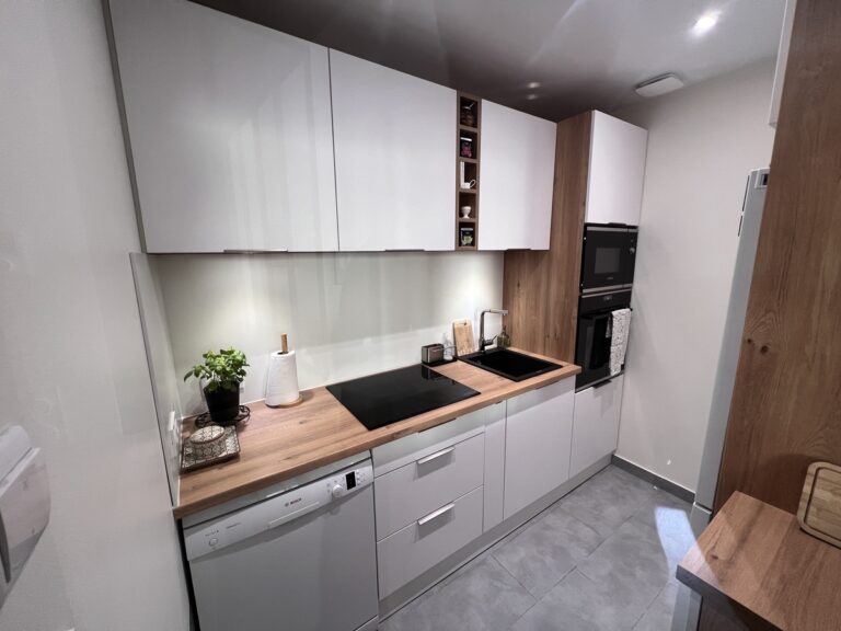 confiez la rénovation de votre cuisine aux ulis à des experts pour un espace moderne, fonctionnel et personnalisé. devis gratuit et conseils sur mesure pour transformer votre intérieur !