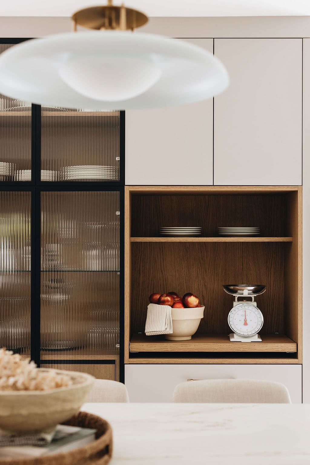 confiez la rénovation de votre cuisine moderne au plessis-bouchard à des experts. profitez d’un design sur-mesure, de matériaux de qualité et d’un accompagnement personnalisé pour transformer votre espace culinaire.