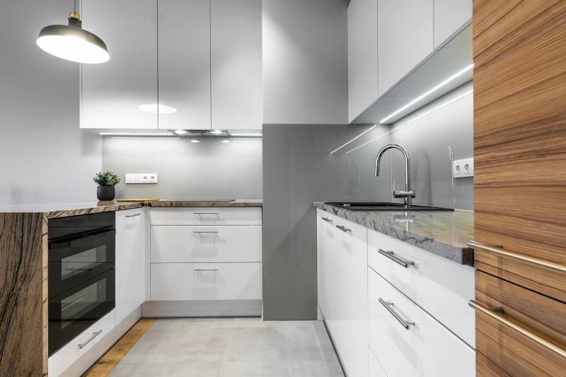 transformez votre intérieur avec notre service de rénovation de cuisine moderne au plessis-bouchard. design contemporain, matériaux de qualité et finitions soignées pour une cuisine unique et fonctionnelle.