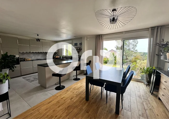 envie d'une cuisine moderne à leudeville 91630 ? découvrez nos solutions de rénovation sur-mesure pour transformer votre espace en une cuisine fonctionnelle, esthétique et tendance. devis rapide et conseils personnalisés.