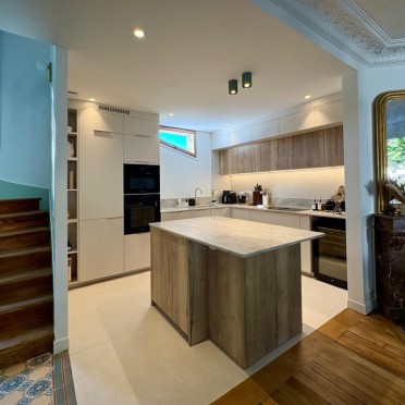 confiez la rénovation de votre cuisine à saint-maur à des professionnels expérimentés. modernisez votre espace culinaire avec des solutions sur mesure, des matériaux de qualité et une finition impeccable. demandez votre devis gratuit !