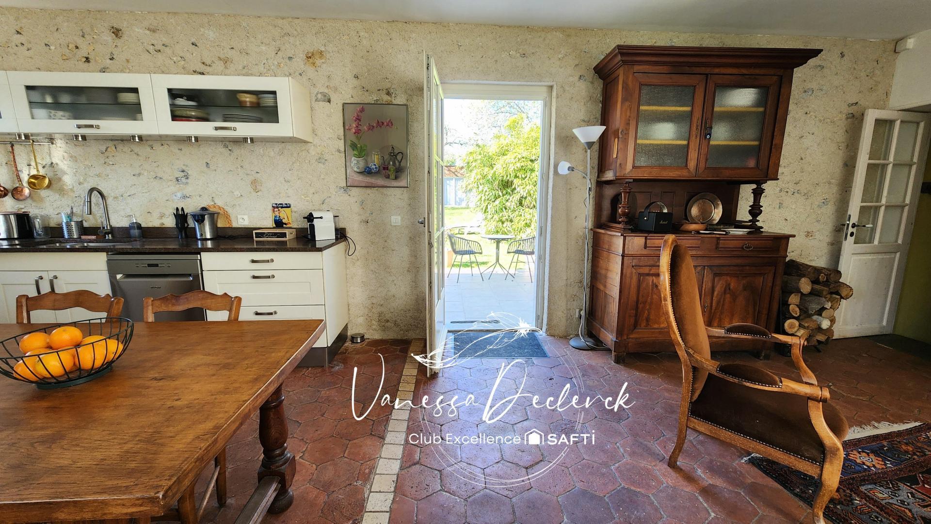 découvrez nos services de rénovation de cuisine à val-saint-germain : conseils personnalisés, matériaux de qualité et expertise locale pour transformer votre espace selon vos envies. demandez votre devis gratuit !