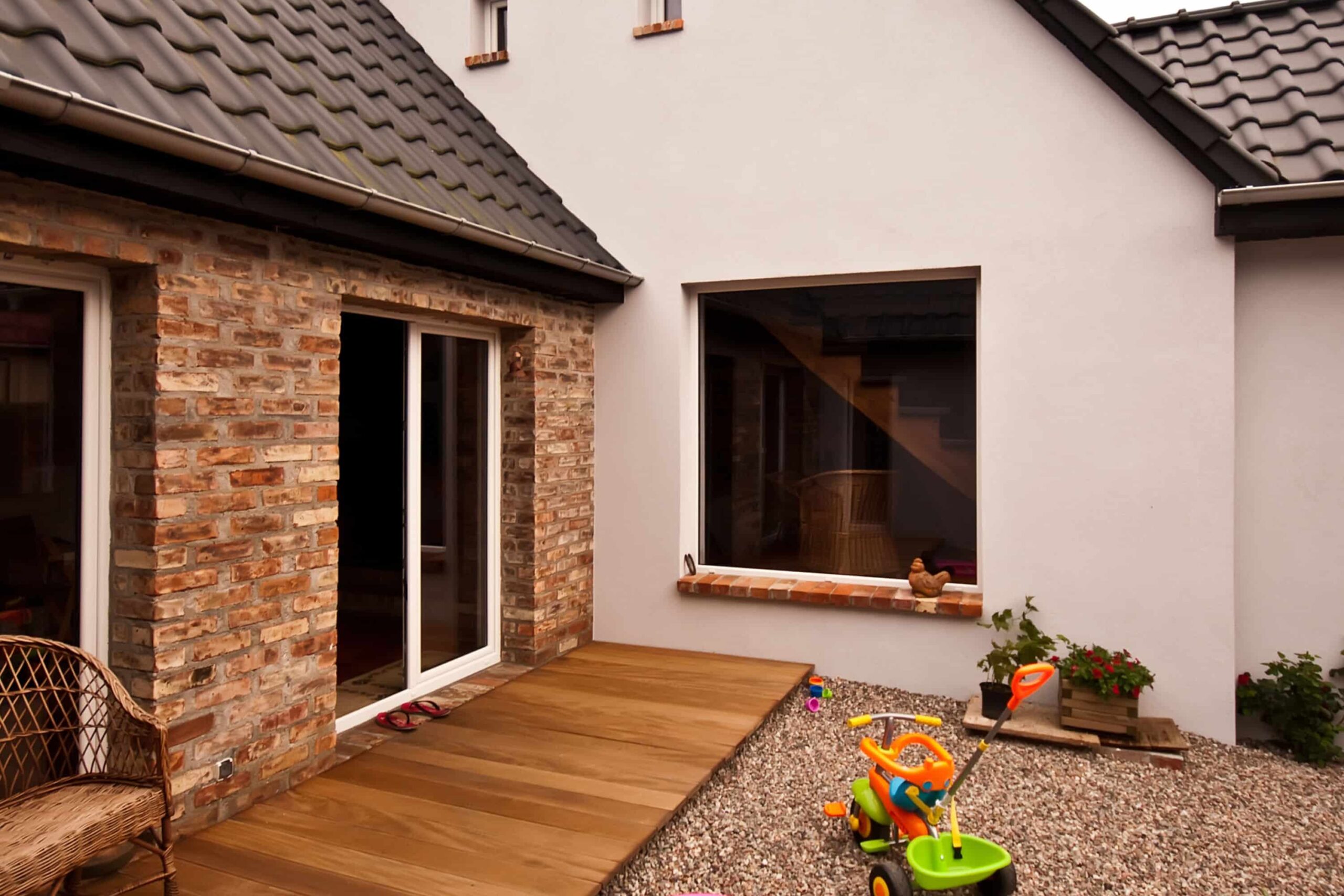 découvrez nos conseils et solutions pour la rénovation de façade : modernisez et embellissez votre maison, améliorez son isolation et valorisez votre bien immobilier. obtenez un devis personnalisé dès maintenant.