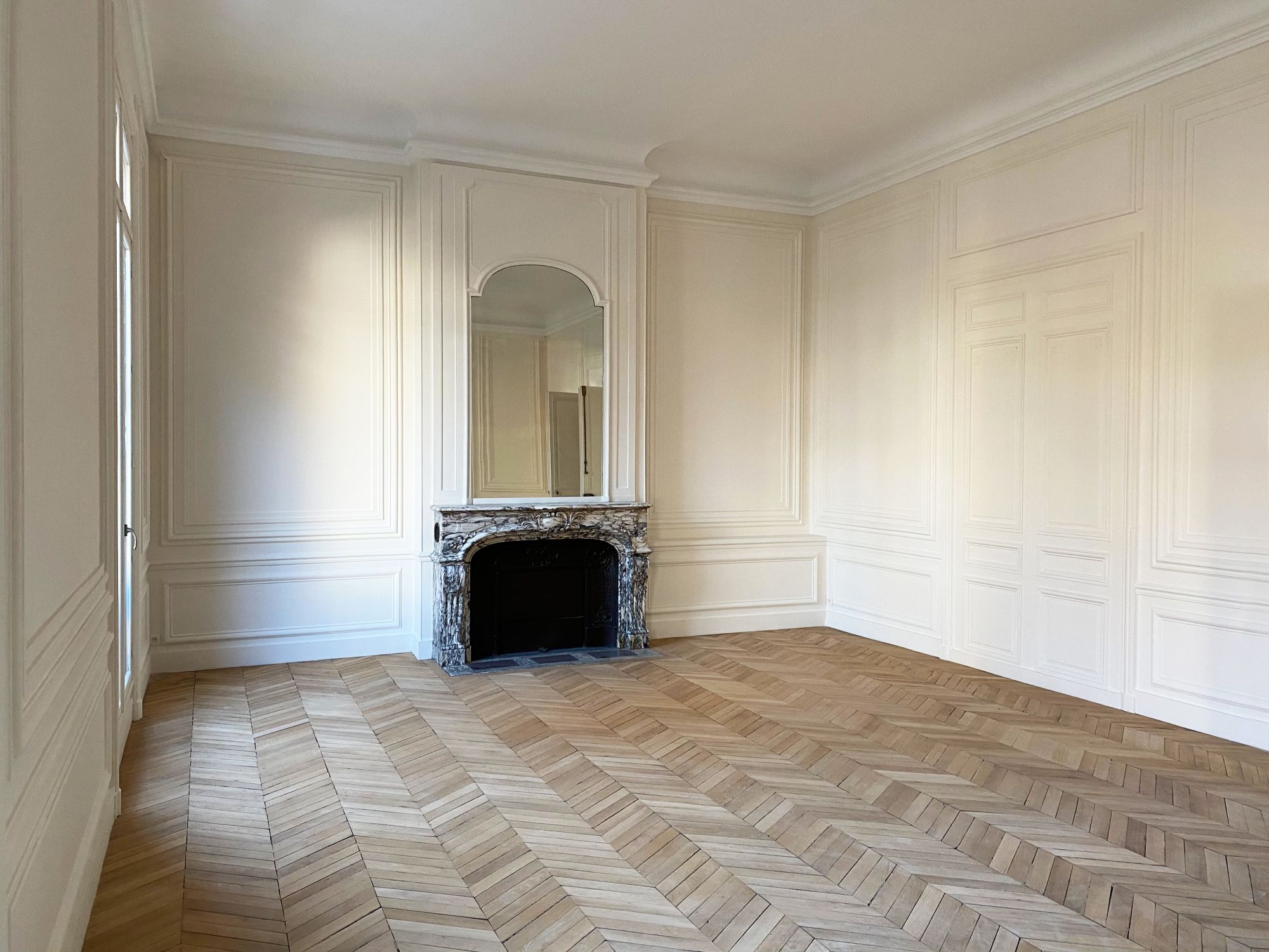 découvrez nos conseils et solutions pour réussir votre rénovation intérieure : idées déco, choix des matériaux, optimisation de l’espace et accompagnement pas à pas pour transformer votre habitat selon vos envies.