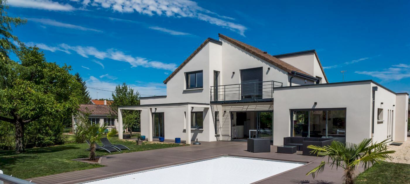 confiez la rénovation de votre maison dans le 94 à des professionnels qualifiés. conseils personnalisés, solutions sur-mesure et devis gratuit pour tous vos travaux de rénovation intérieure et extérieure.