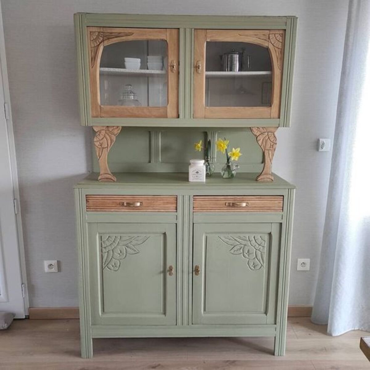 redonnez vie à vos meubles anciens grâce à nos conseils de rénovation. découvrez des astuces, techniques et inspirations pour restaurer vos meubles tout en préservant leur charme d’origine.