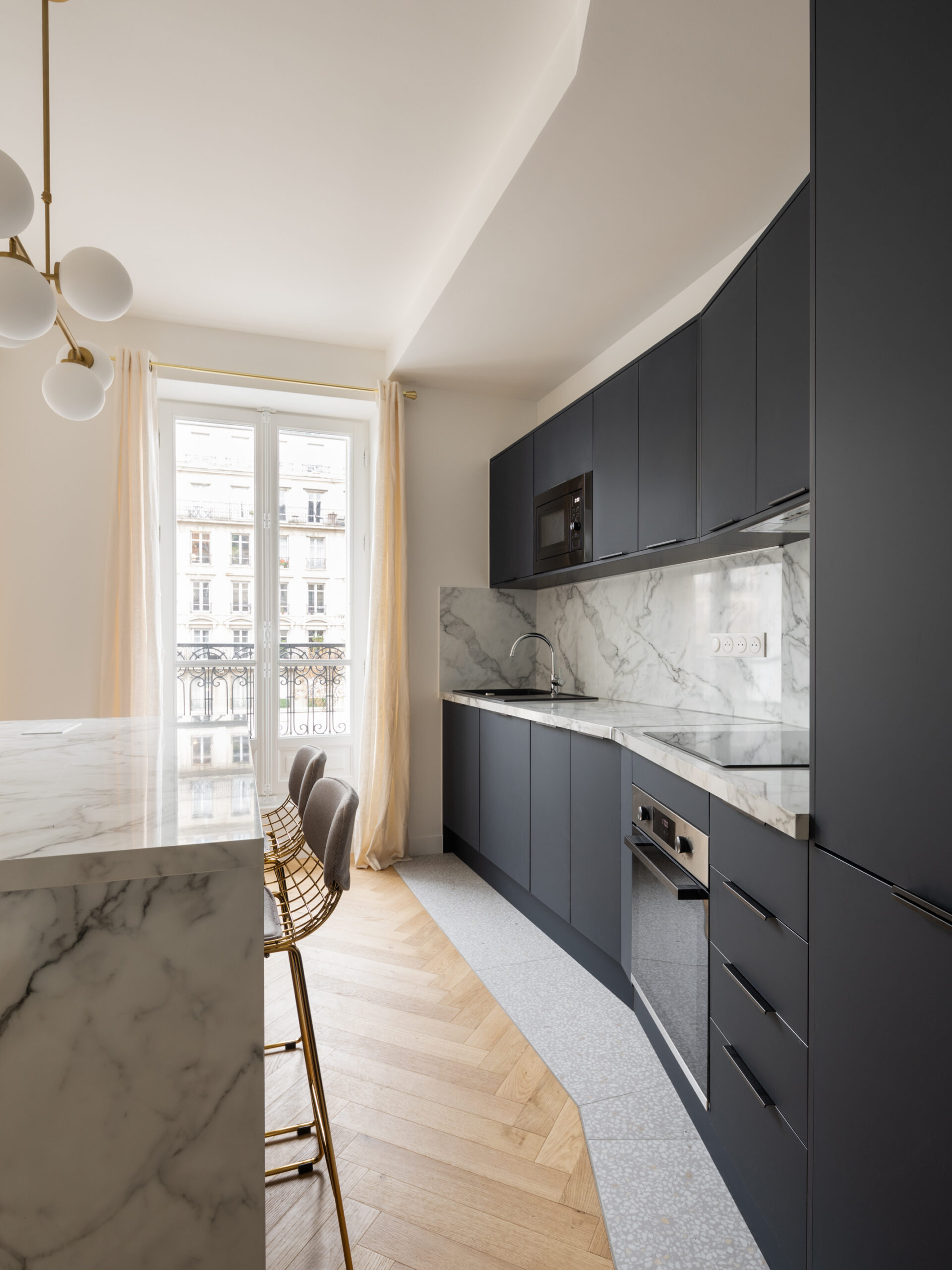 besoin de rénover votre appartement ou maison à paris ? découvrez nos services de rénovation sur mesure, conseils d’experts et accompagnement personnalisé pour valoriser votre bien immobilier à paris.