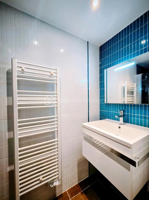 transformez votre salle de bain à hédouville avec notre service de rénovation sur mesure. qualité, conseils personnalisés et finitions soignées pour une pièce d’eau moderne et fonctionnelle.