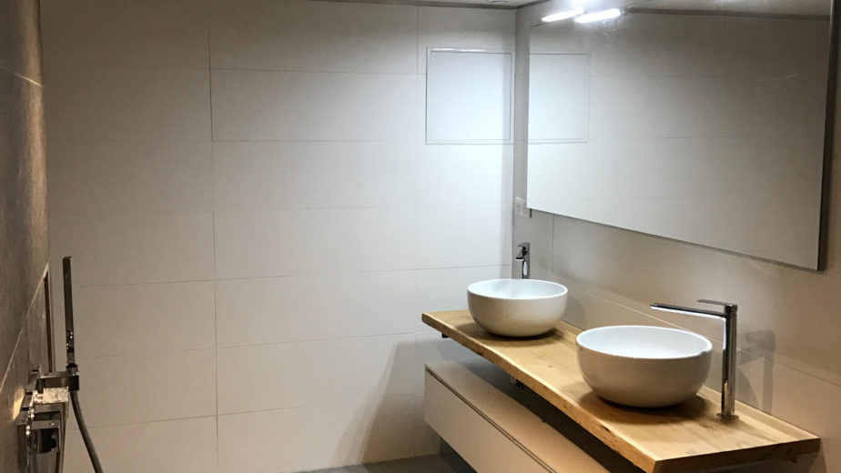 confiez la rénovation de votre salle de bain à clos-fontaine à des experts qualifiés. bénéficiez de conseils personnalisés, de matériaux de qualité et d’un design adapté à vos besoins. demandez votre devis gratuit dès maintenant !