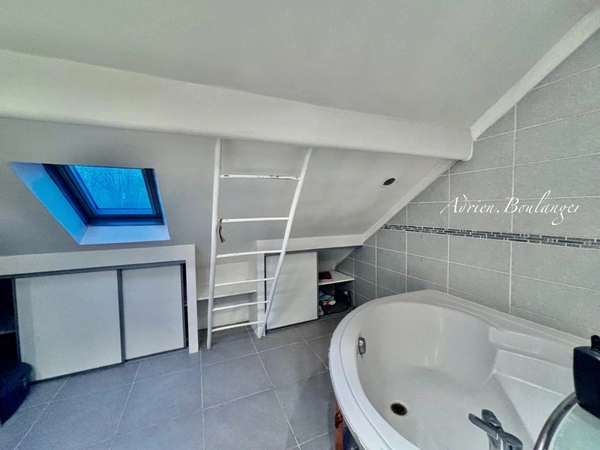 confiez la rénovation de votre salle de bain à combs-la-ville à des experts. bénéficiez d’un service sur-mesure, de conseils personnalisés et d’un résultat élégant et fonctionnel adapté à vos besoins.