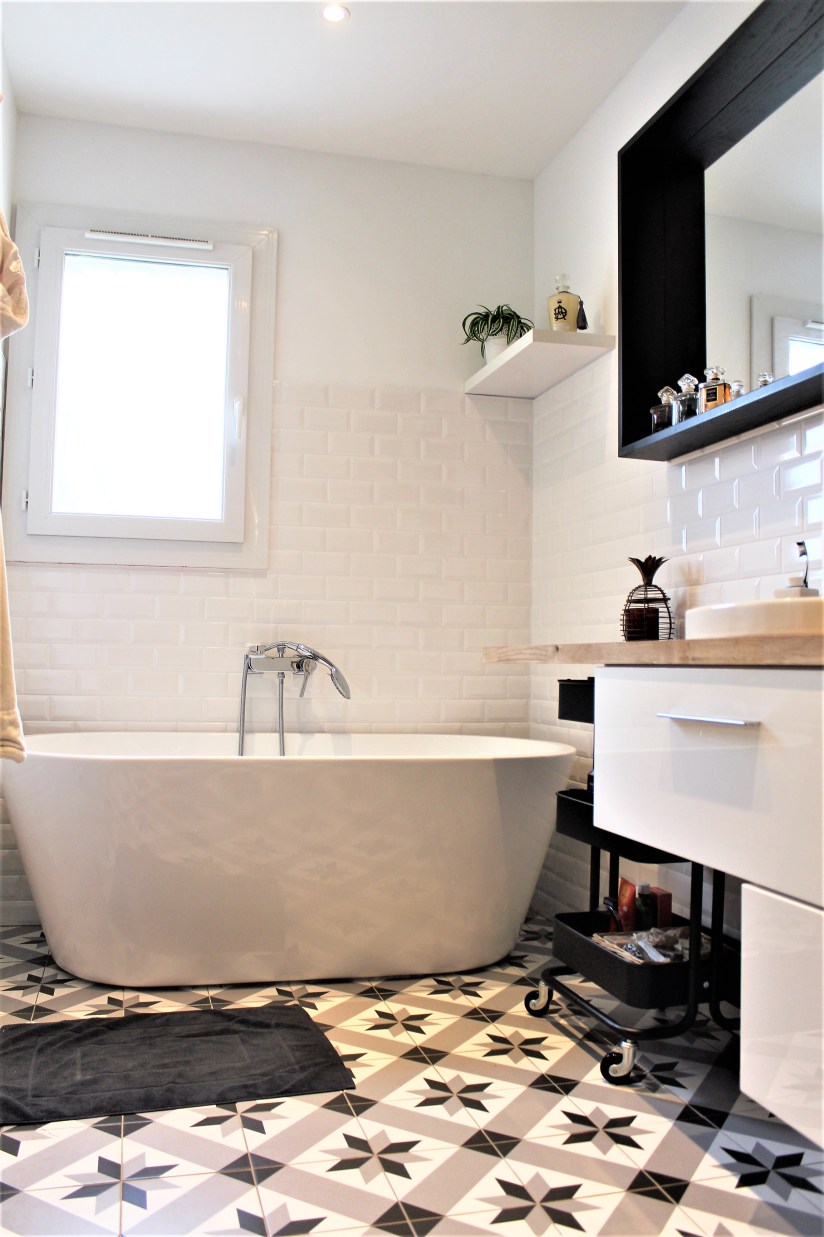 découvrez des idées et conseils pratiques pour réussir la rénovation de votre salle de bain en mode diy. astuces, étapes et inspirations pour transformer facilement votre espace, tout en maîtrisant votre budget.