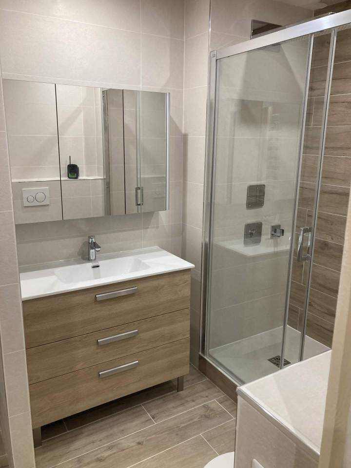 confiez la rénovation de votre salle de bain à goussonville à des experts ! modernisation, aménagement sur mesure et finitions soignées pour un espace pratique et élégant.