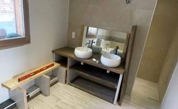 transformez votre salle de bain à jouy-le-moutier avec nos services de rénovation sur mesure. conseils personnalisés, matériaux de qualité et finitions soignées pour un espace moderne et fonctionnel.