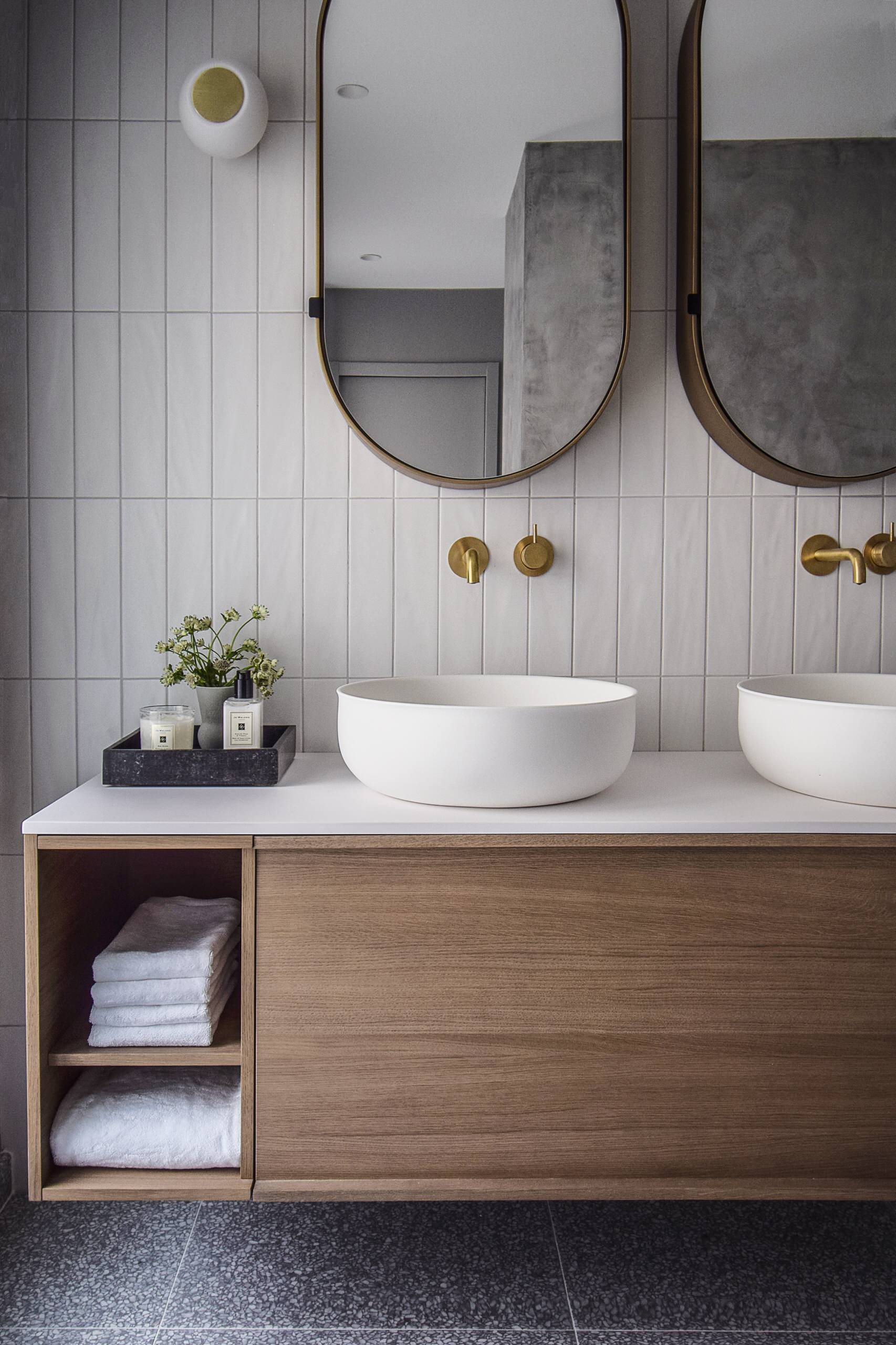 découvrez nos conseils et inspirations pour réussir la rénovation de votre salle de bains en 2025 : tendances, astuces pratiques et idées modernes pour transformer votre espace.