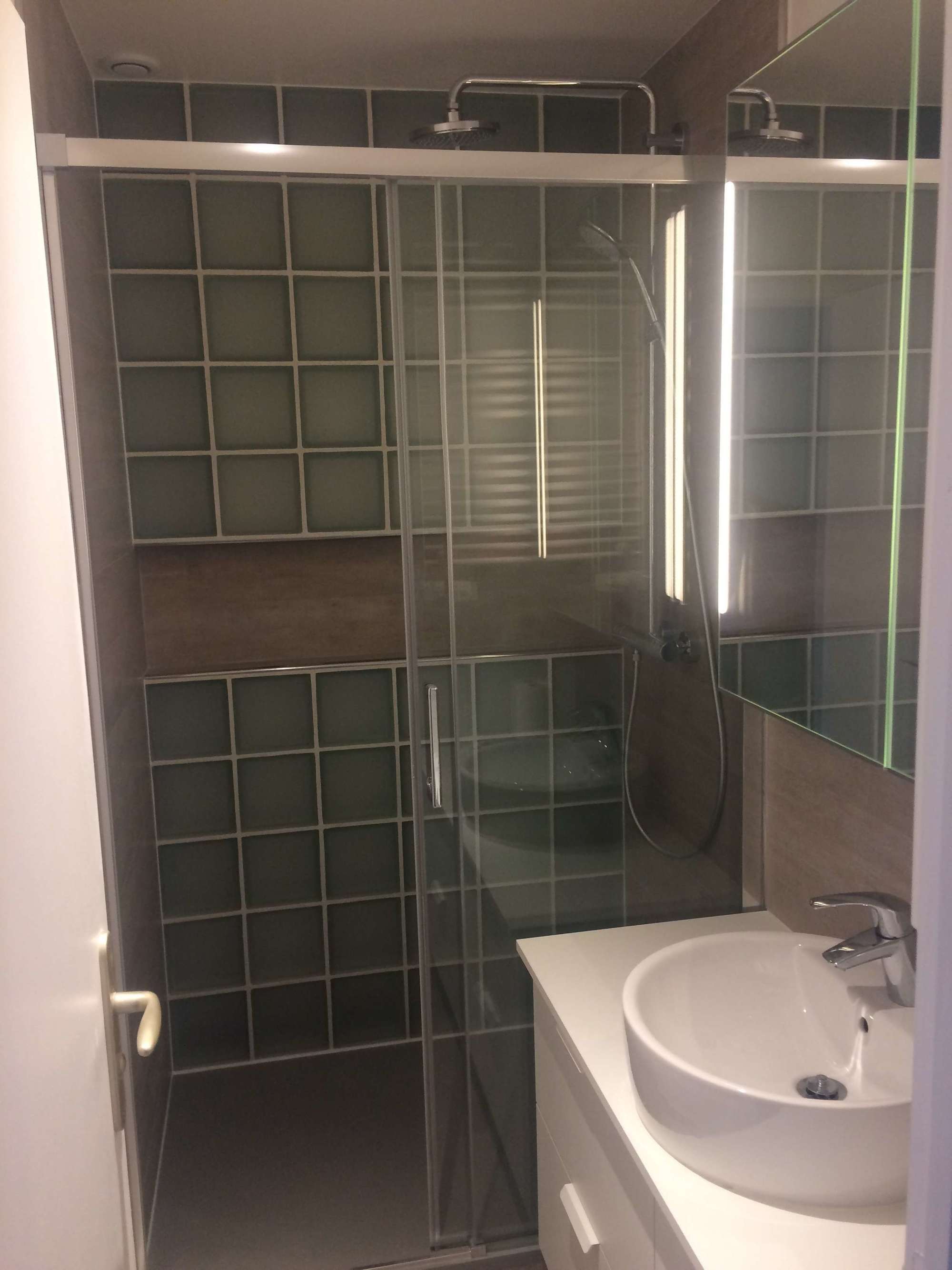 confiez la rénovation de votre salle de bains à un spécialiste du 91220. devis gratuit, conseils personnalisés et travaux de qualité pour moderniser votre espace.