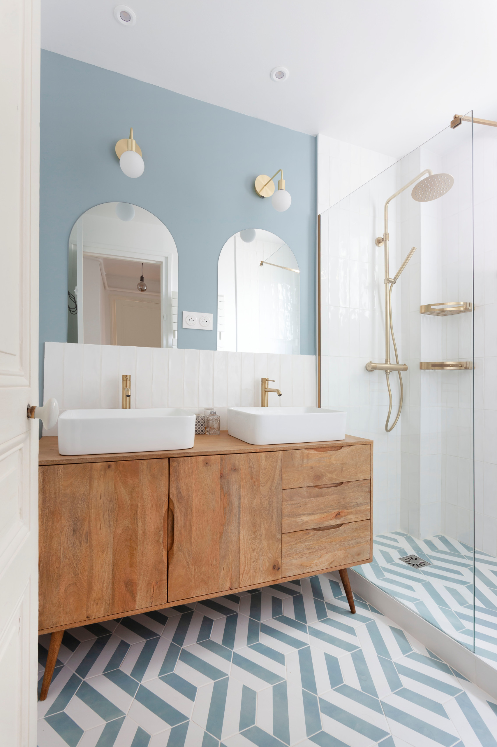 confiez la rénovation de votre salle de bains à villecerf en 2025 à des experts. modernisez votre espace avec des solutions sur mesure, design et durables. devis gratuit, accompagnement personnalisé.