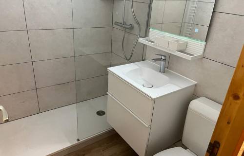 transformez votre salle de bains à villemareuil en 2025 avec nos services de rénovation sur-mesure. choix de matériaux modernes, conseils personnalisés et résultats haut de gamme pour donner vie à vos projets.