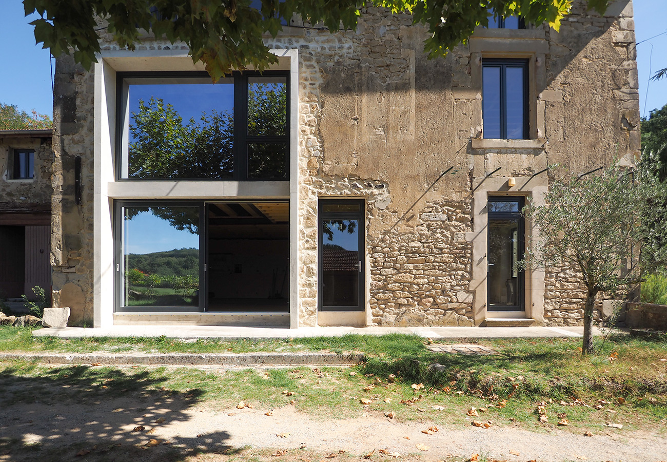 découvrez tout sur la rénovation lourde : étapes, conseils et solutions pour transformer entièrement votre maison ou appartement. optimisez votre projet immobilier avec nos recommandations d’experts.