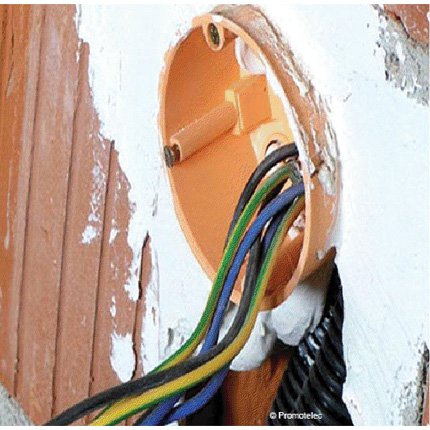 faites rénover votre installation électrique en toute sécurité. découvrez nos conseils pratiques et solutions professionnelles pour une rénovation électrique conforme et efficace.