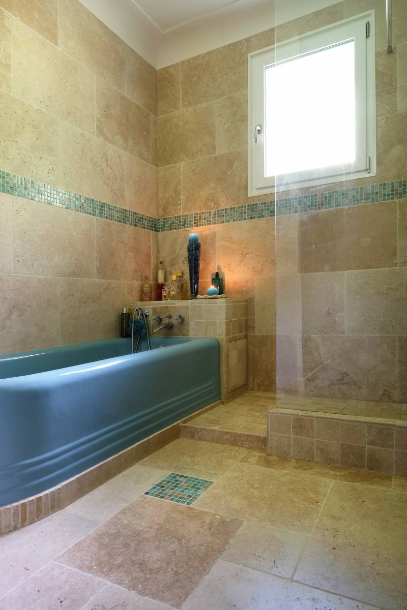découvrez des salles de bain bien-être à paris : des espaces raffinés pour relaxation, soins et détente. transformez votre quotidien avec un aménagement élégant et des équipements haut de gamme.