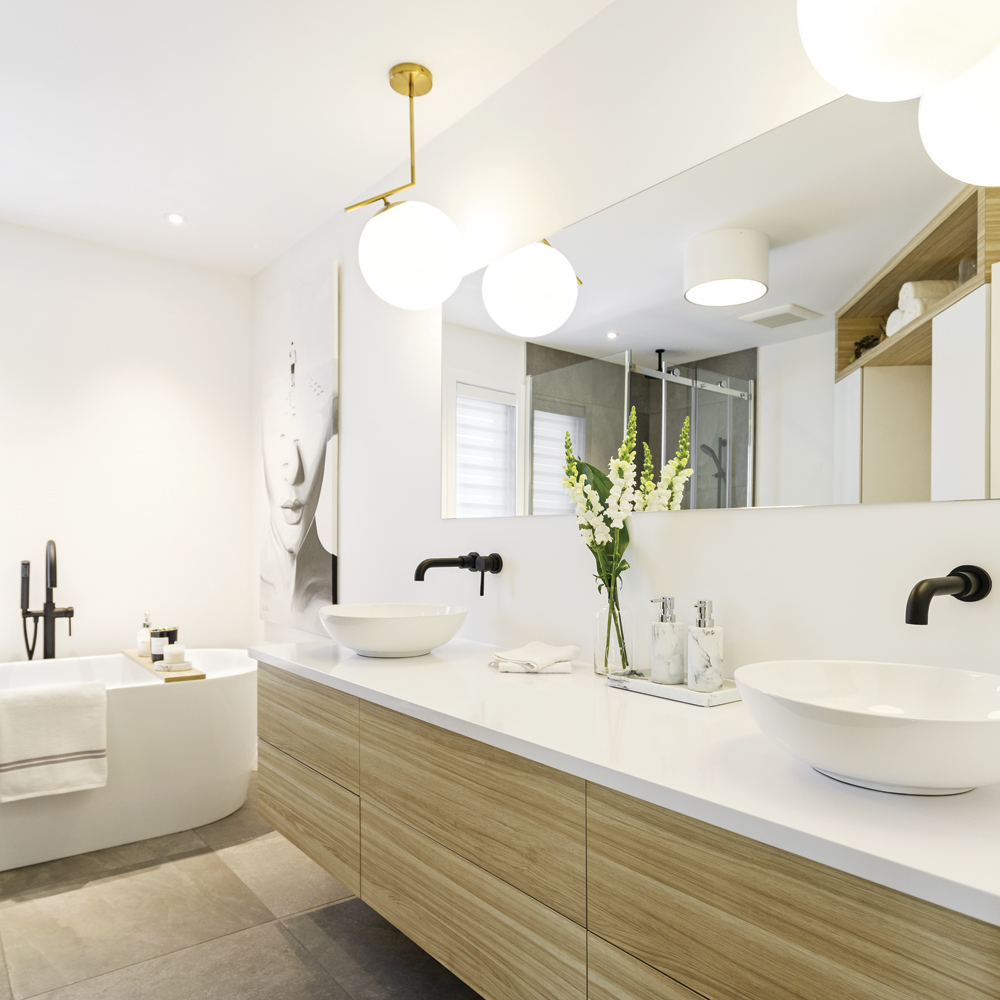 découvrez des idées et inspirations pour aménager une salle de bain moderne alliant design, fonctionnalité et confort. transformez votre espace avec des astuces tendance et des matériaux innovants.