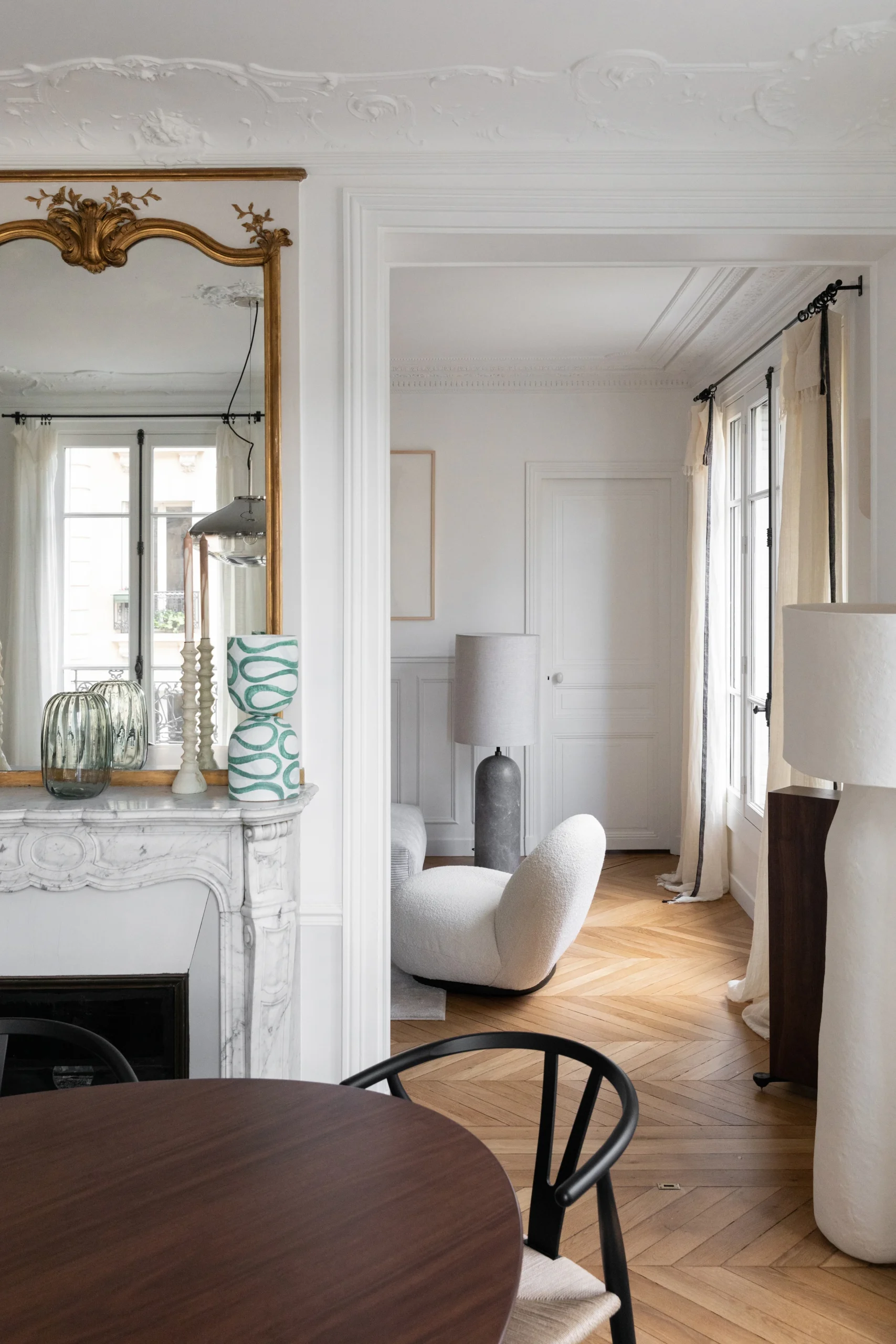 découvrez le style haussmannien : une architecture élégante et intemporelle caractérisée par ses façades en pierre, ses balcons en fer forgé et ses hauts plafonds. explorez l'histoire et les éléments clés de ce style emblématique des immeubles parisiens.