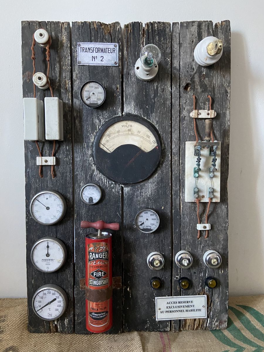 découvrez notre tableau électrique 80, idéal pour la protection et la distribution de l'électricité dans votre habitation. facile à installer, conforme aux normes et adapté à tous vos besoins électriques.