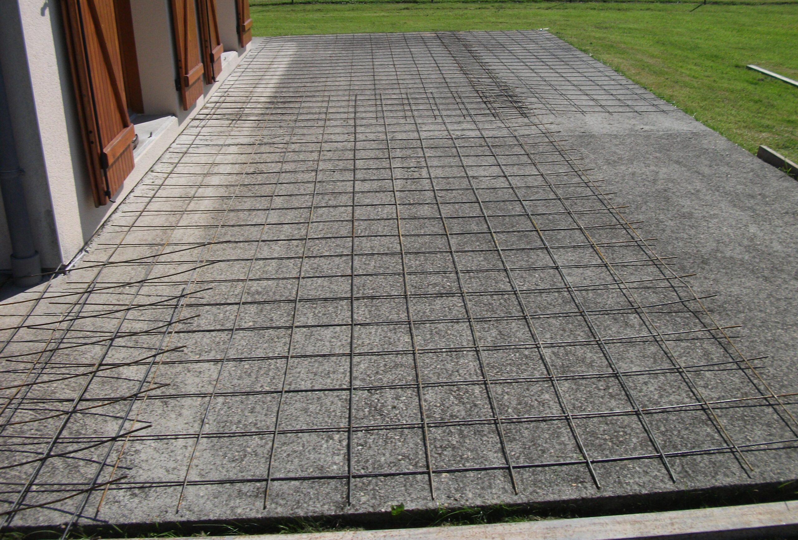 découvrez les tarifs du béton au m3, les différents types de béton, facteurs qui influencent les prix et conseils pour comparer les devis avant vos travaux de construction.