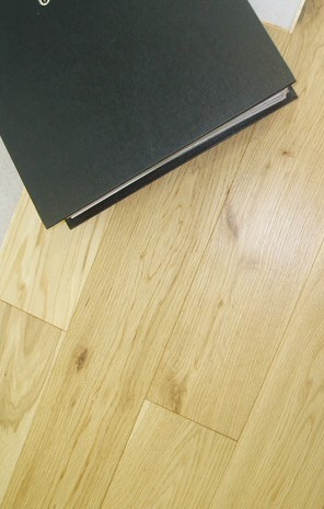 découvrez les différents tarifs pour la pose et l’achat de parquet. comparez les prix, les types de parquets (stratifié, massif, flottant) et obtenez des conseils pour choisir le meilleur rapport qualité-prix pour votre projet.