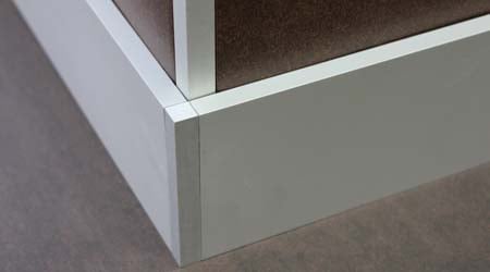 découvrez les tarifs des plinthes en carrelage : prix au mètre, conseils pour choisir le bon modèle et astuces pour économiser sur votre installation. idéal pour finaliser vos sols avec style et efficacité.