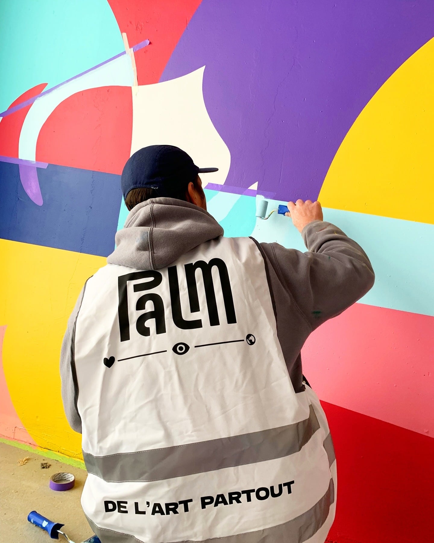 découvrez tout ce qu'il faut savoir sur le taux horaire d'un peintre : prix au m², facteurs qui influencent le tarif, astuces pour estimer vos travaux et bien choisir votre professionnel.