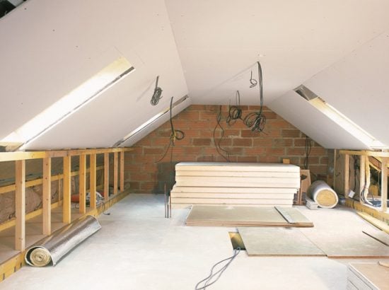 optimisez l’espace de votre maison grâce à la transformation des combles ! découvrez des solutions pour aménager vos combles en pièce à vivre fonctionnelle, conseils pratiques et inspirations pour valoriser votre intérieur.