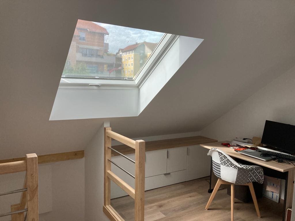 donnez une nouvelle vie à votre maison avec la transformation de combles. conseils, astuces et idées pour aménager un espace supplémentaire confortable, lumineux et sur-mesure dans vos combles.