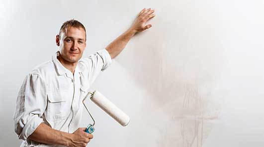 découvrez tout ce qu'il faut savoir sur la tva appliquée par un artisan peintre : taux applicables, obligations, exonérations et conseils pour bien gérer votre fiscalité en tant que professionnel du bâtiment.