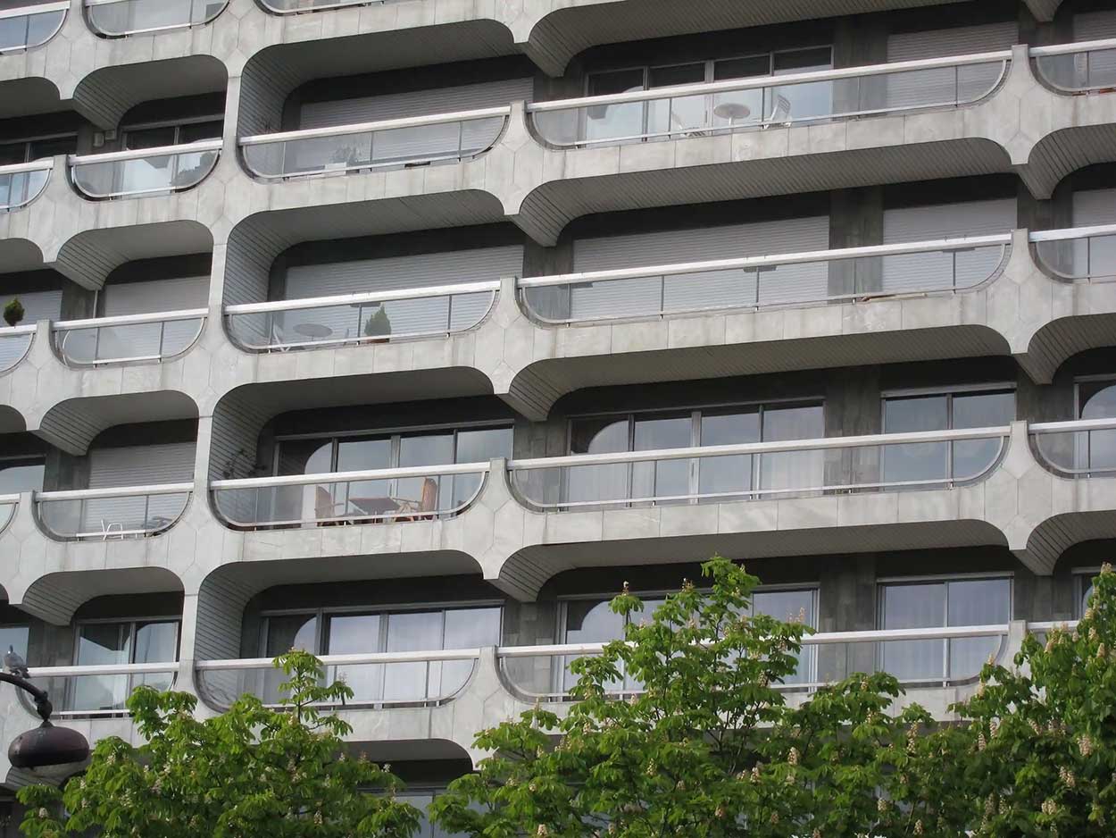 découvrez les différents types d'immeubles, leurs caractéristiques, usages et avantages, pour mieux orienter vos projets immobiliers et choisir le bien adapté à vos besoins.