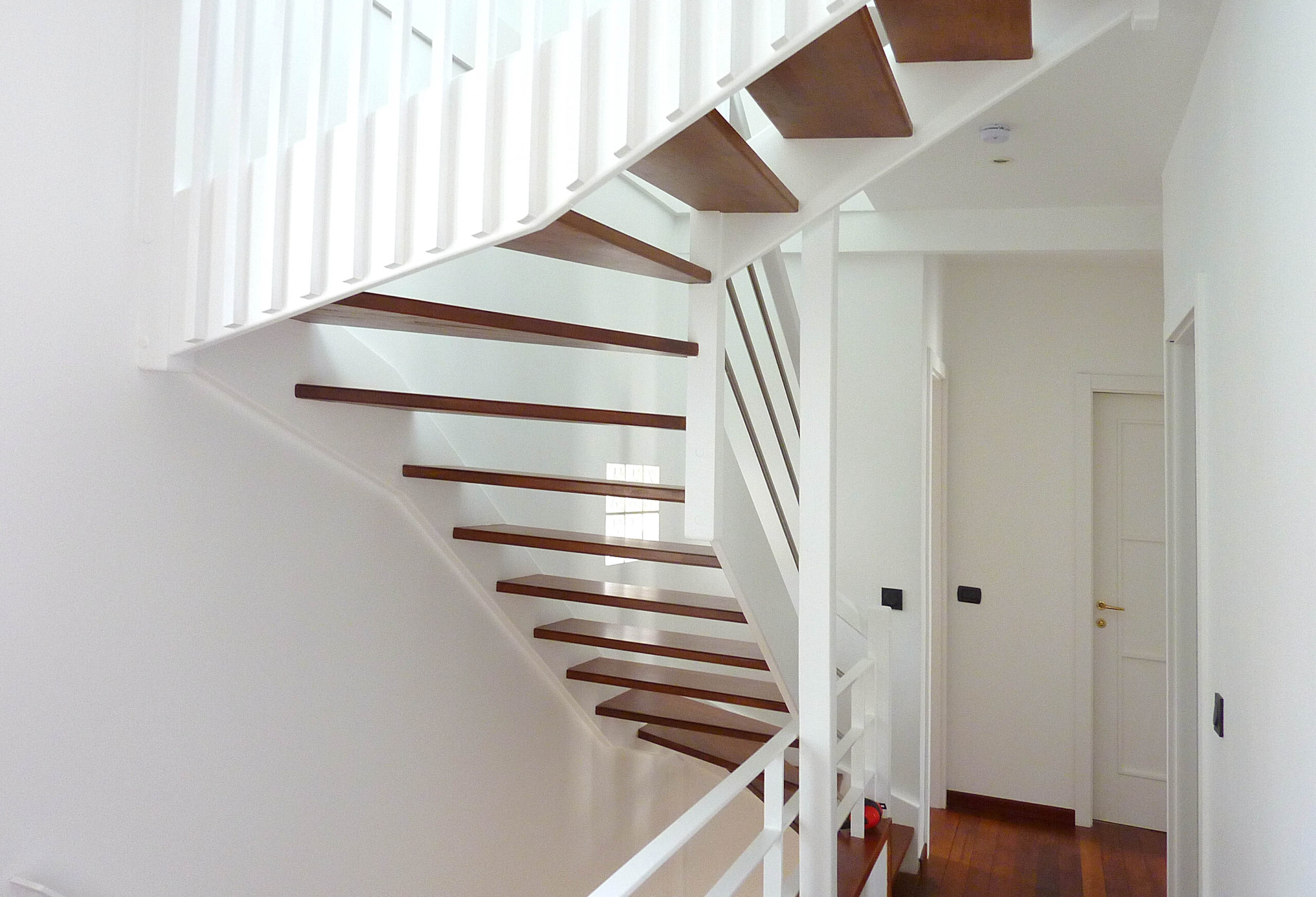 découvrez les solutions d'accès aux combles pour faciliter l'entretien et l'aménagement de votre espace sous toiture.