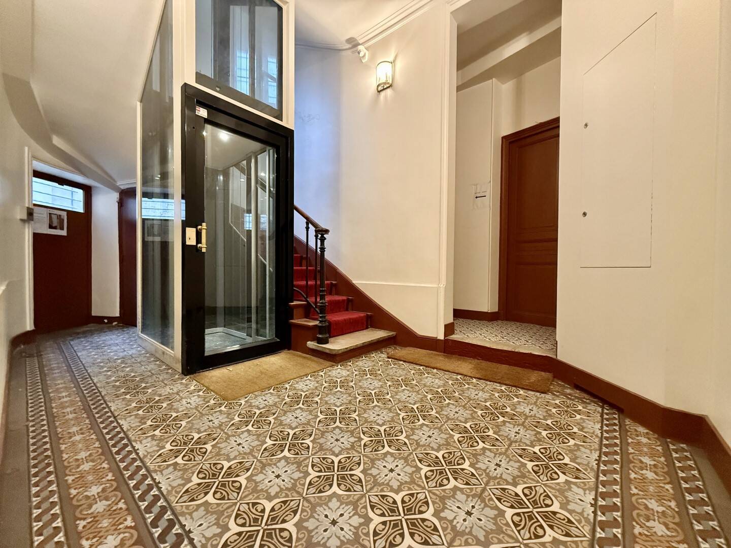 découvrez nos offres d'achat d'appartements à rénover à paris. investissez dans un bien immobilier avec du potentiel au cœur de la capitale, idéal pour créer votre espace selon vos envies.