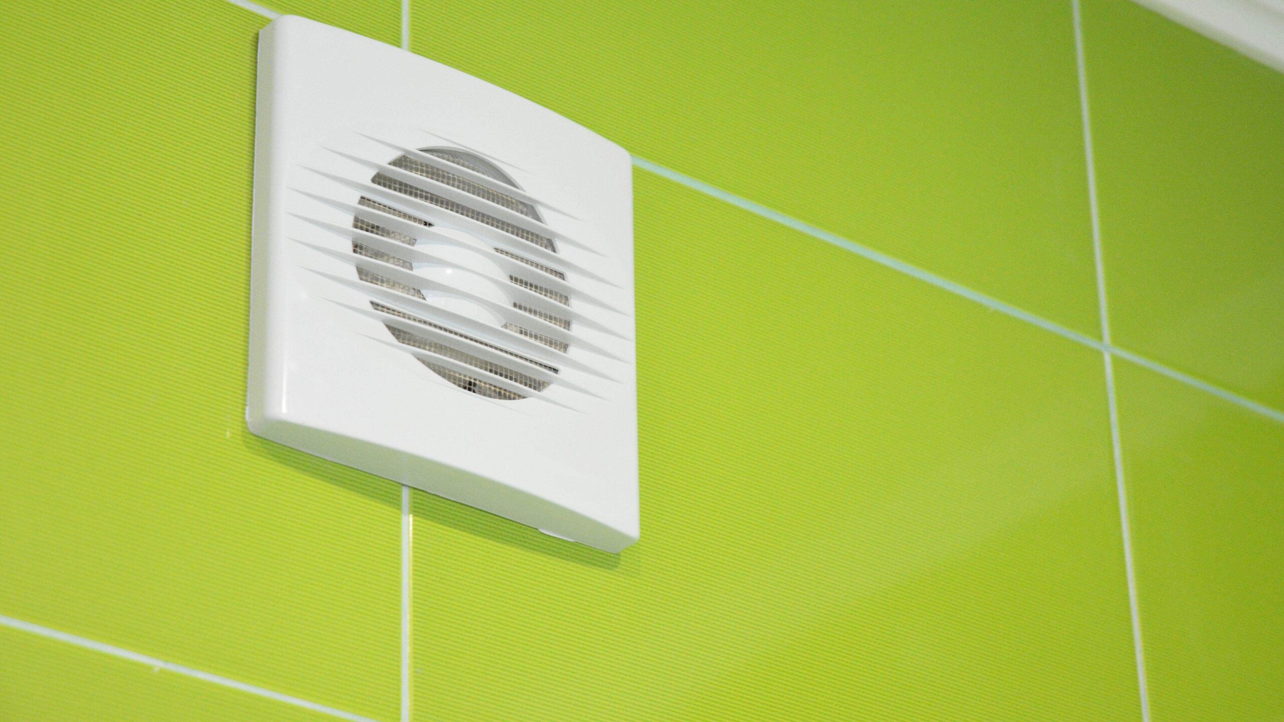 découvrez comment assurer une aération optimale dans votre salle de bains pour éviter l'humidité et maintenir un air sain, grâce à des solutions efficaces et simples à mettre en place.