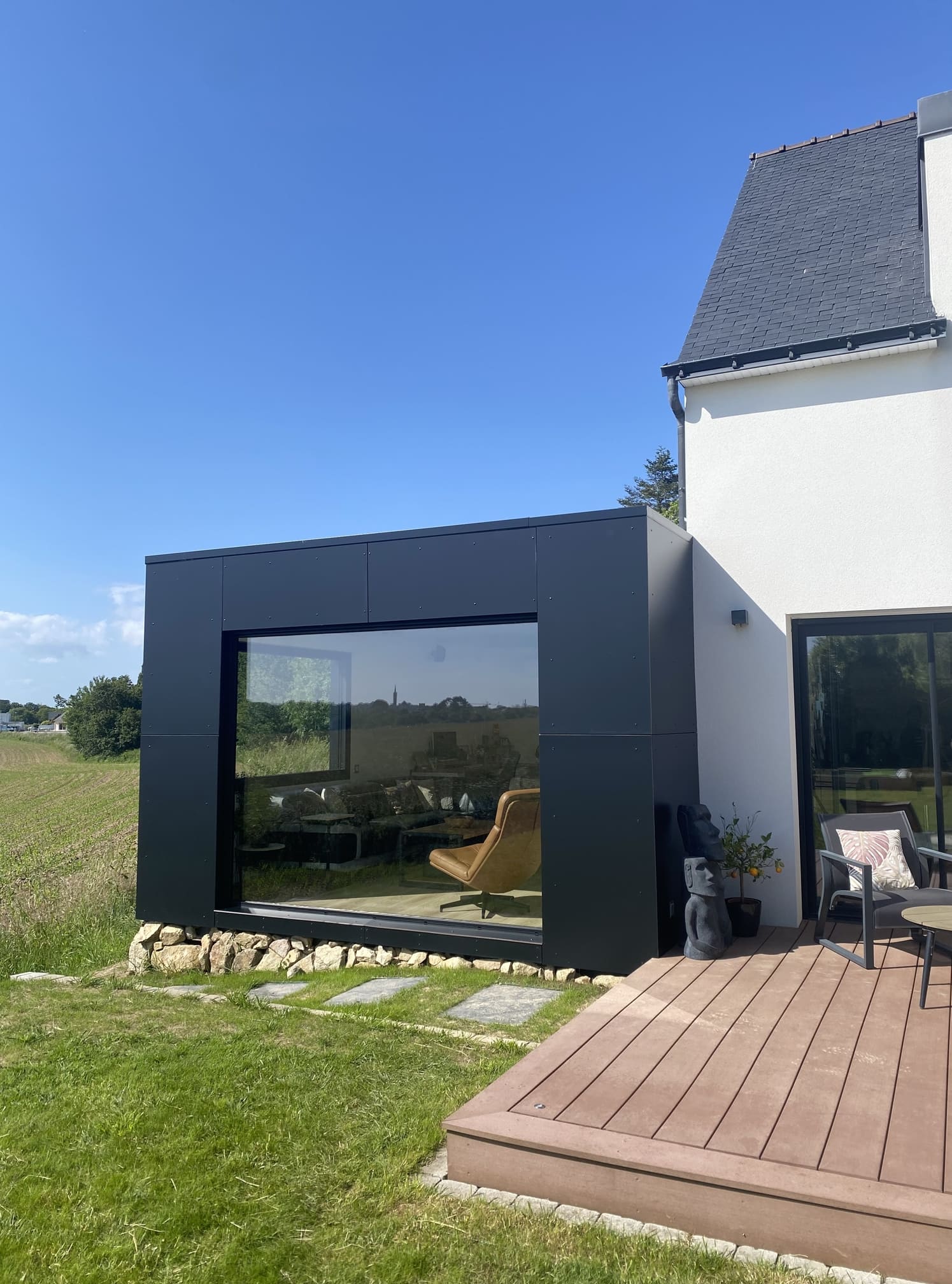 découvrez comment agrandir une entrée de maison pour allier élégance et fonctionnalité, optimisant ainsi l'espace tout en accueillant chaleureusement.