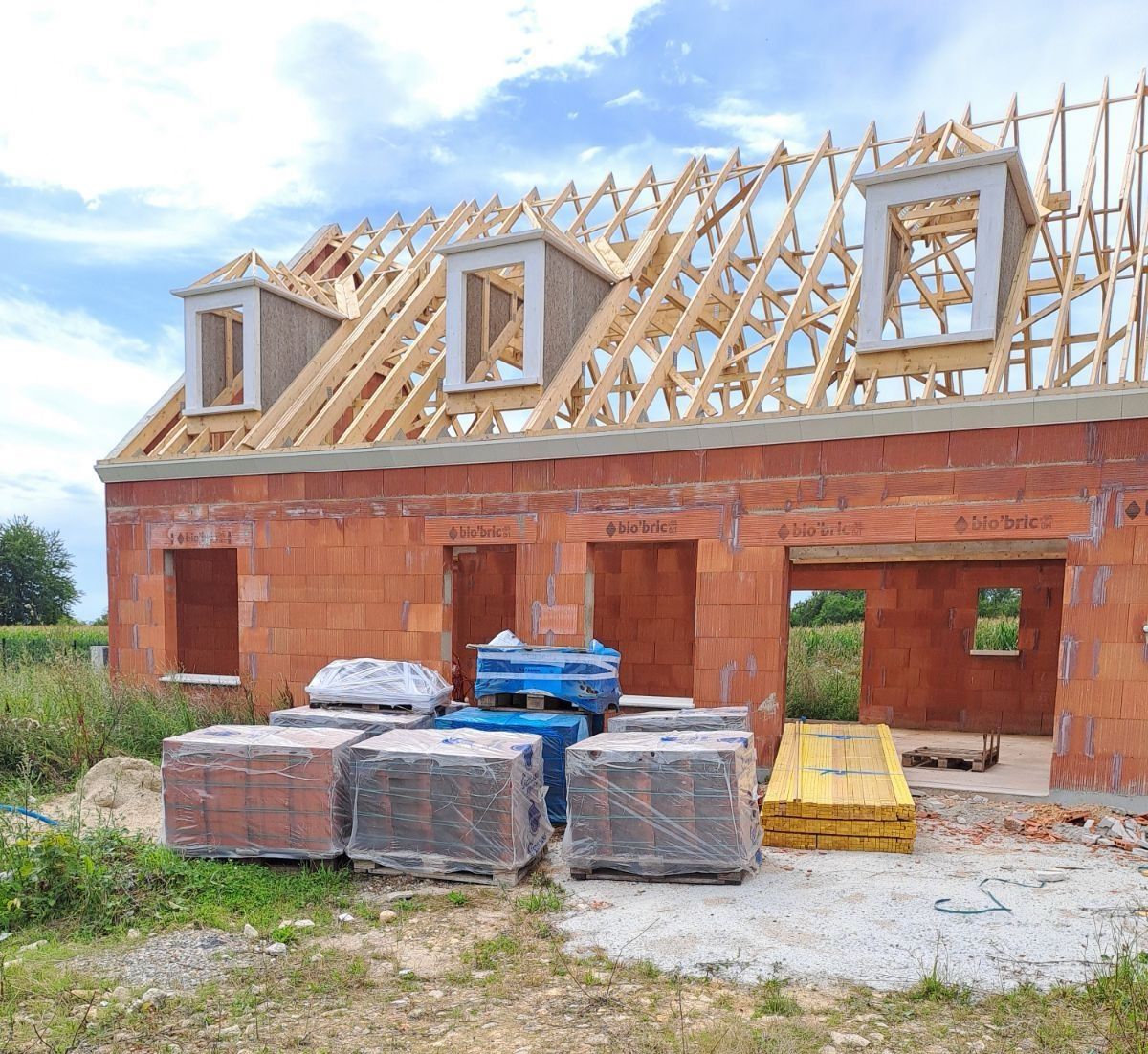 découvrez comment agrandir votre maison sans déménager grâce à des solutions simples et efficaces d'extension et d'aménagement.