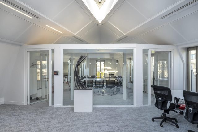 découvrez nos solutions d'aménagement de bureau à paris pour un espace professionnel performant, optimisé et confortable, adapté à vos besoins.