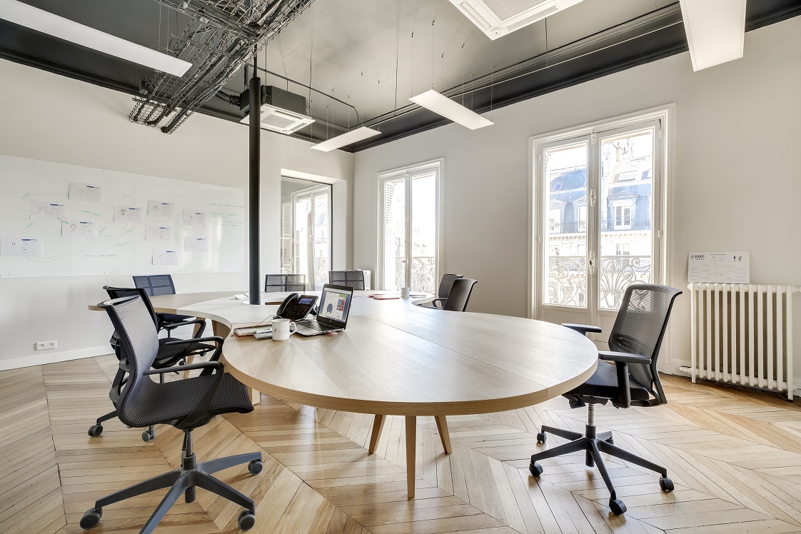 découvrez nos solutions d'aménagement de bureaux à paris pour optimiser espace, confort et productivité dans votre environnement professionnel.
