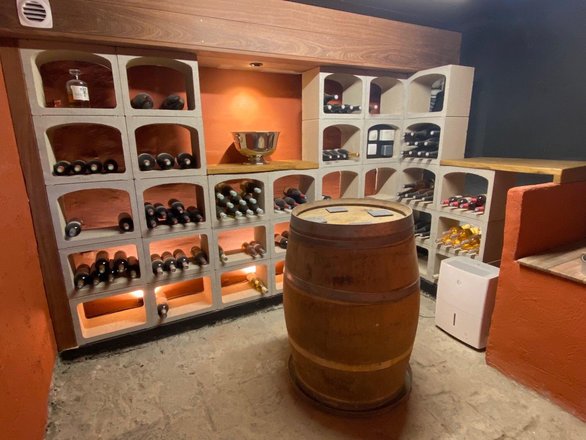 découvrez des idées d'aménagement cave ingénieux pour optimiser votre espace de rangement et créer un lieu fonctionnel et esthétique.