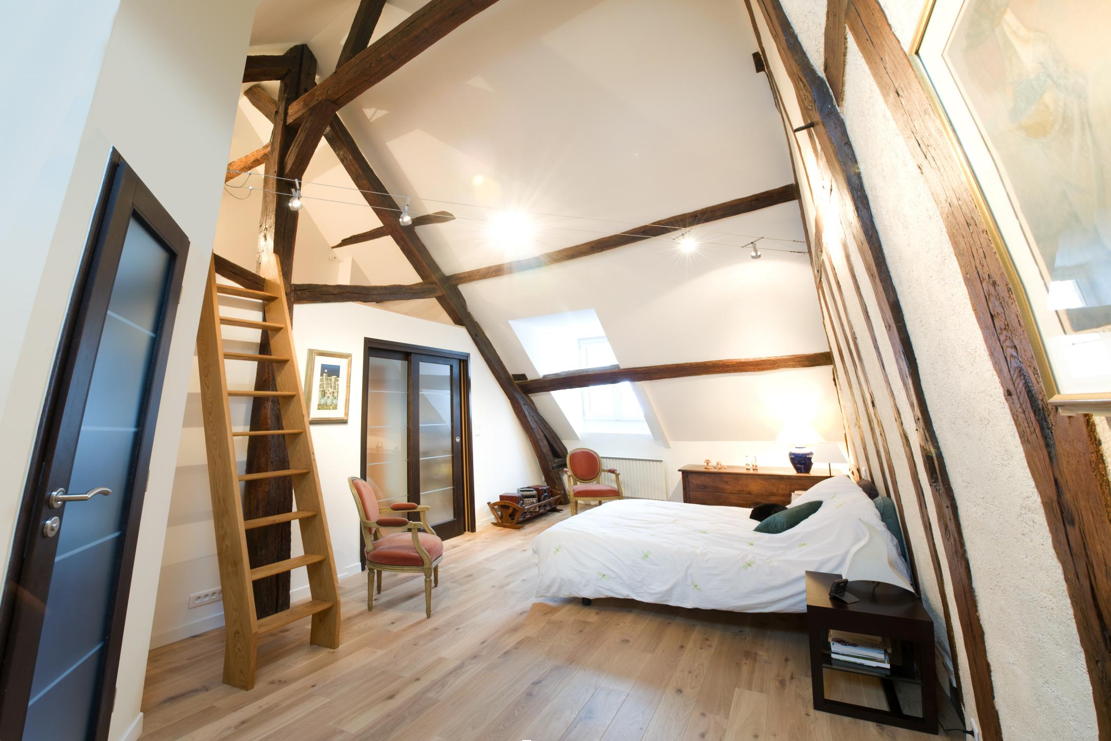 découvrez les meilleures astuces et tendances pour l'aménagement de combles en 2025, alliant confort, design et optimisation de l'espace.